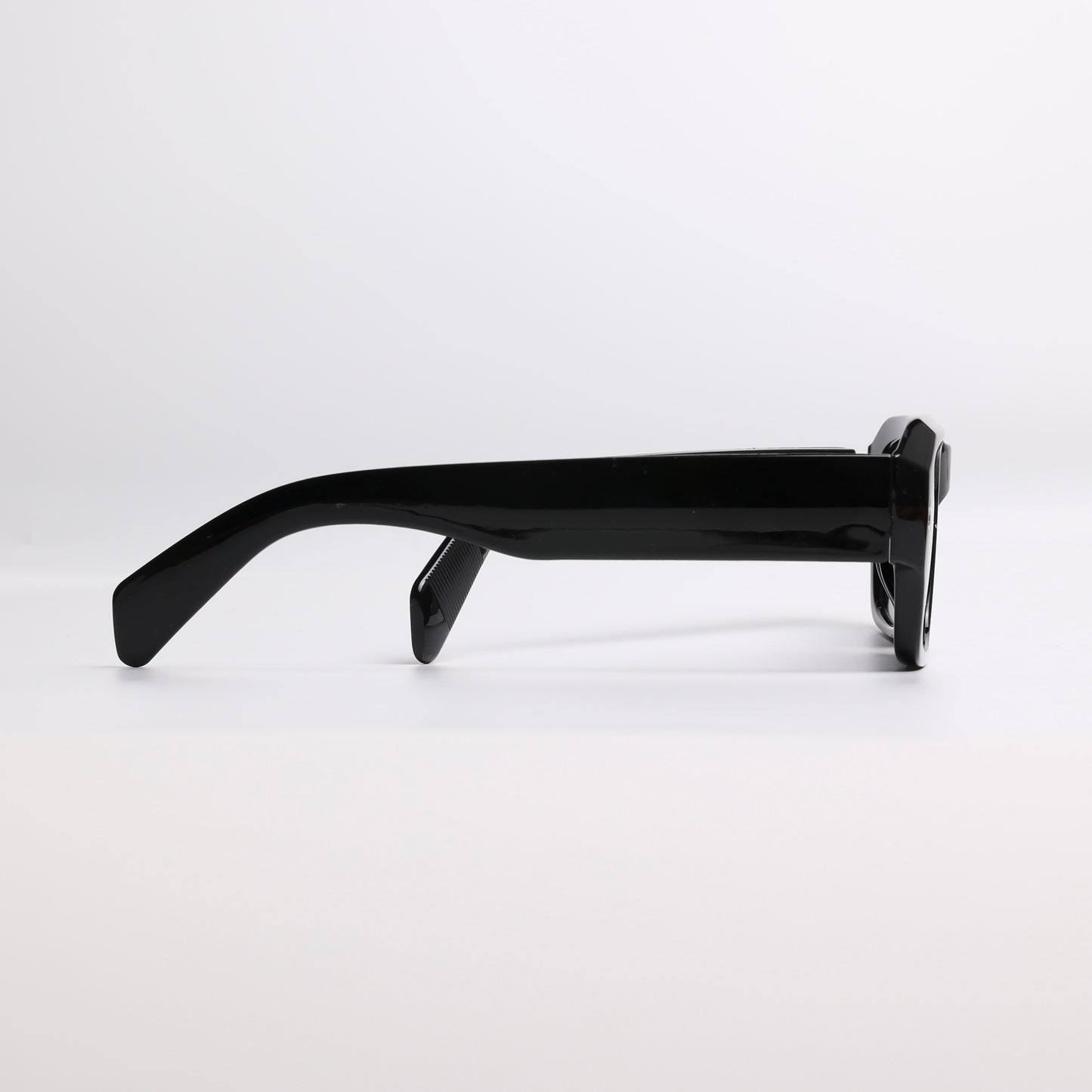 Wallace - 01 Black