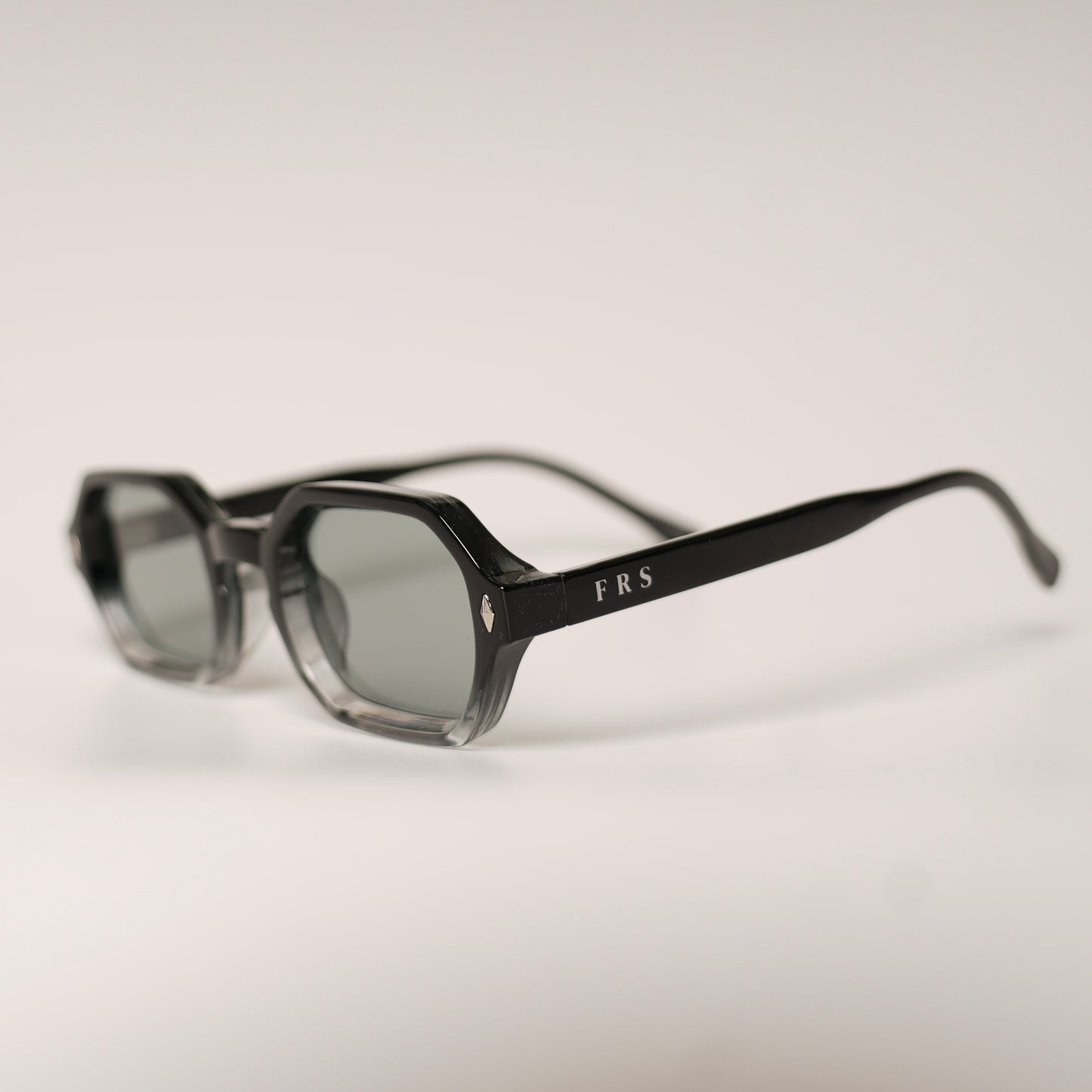 Nino - Gradient Grey